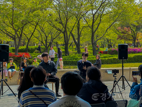 [크기변환](경기도미술관)문화의날_미술관 버스킹5월_1.png