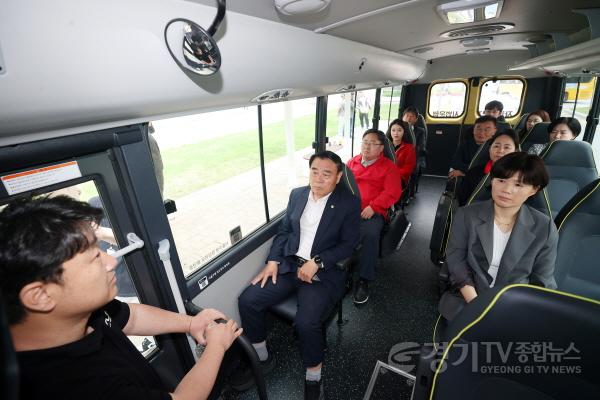 [크기변환]1.시의회 자율주행차량 시승행사.jpg