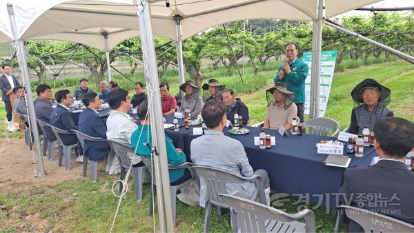 [크기변환]1-2. 농촌진흥청장  안성 신화배 프리미엄 수출단지 방문.jpg