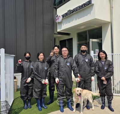 [크기변환][사진자료] 경상원 유기동물 보호센터 단체사진.jpg