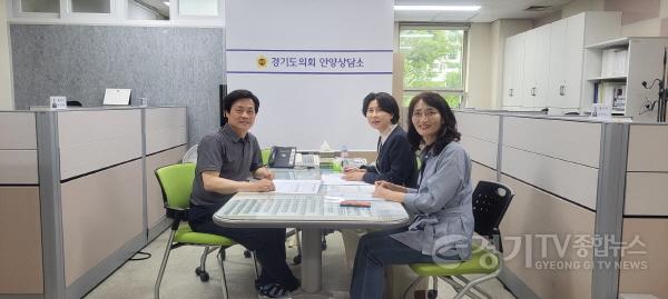 [크기변환]250527 문형근 의원, 경기도 여성가족국 현안 관련 정담회 가져.jpg
