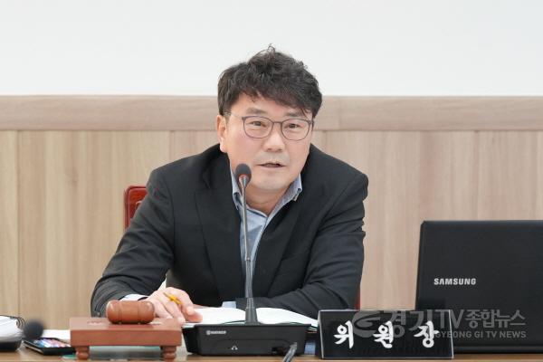 [크기변환][사진자료] 2024회계연도 결산검사 대표위원인 하남시의회 최훈종 도시건설위원회 위원장(사진_하남시의회 제공) .jpg