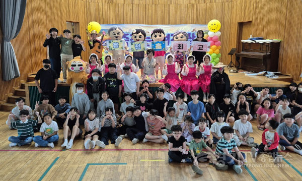 [크기변환]01-여주시, 세대공감 어린이와 어르신이 함께하는 인형극 춤추는 여주쌀’흥천초교에서 새롭게 피어나다!1.png