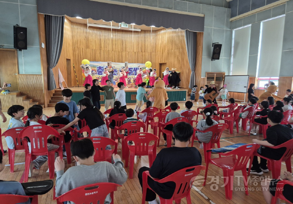 [크기변환]01-여주시, 세대공감 어린이와 어르신이 함께하는 인형극 춤추는 여주쌀’흥천초교에서 새롭게 피어나다!2.png