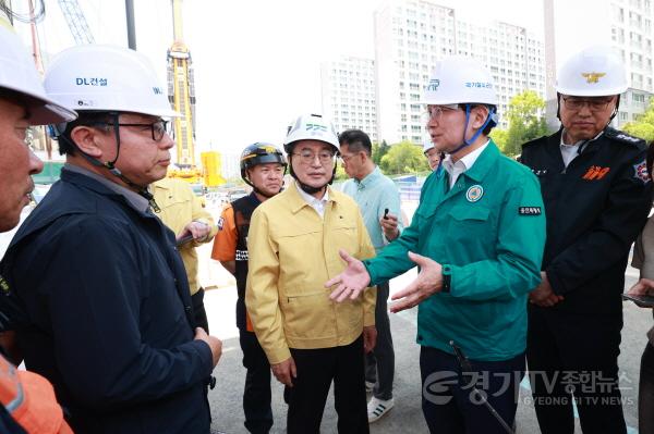 [크기변환]250606 1-3. 이상일 시장 서천동 크레인 전도 현장방문.jpg