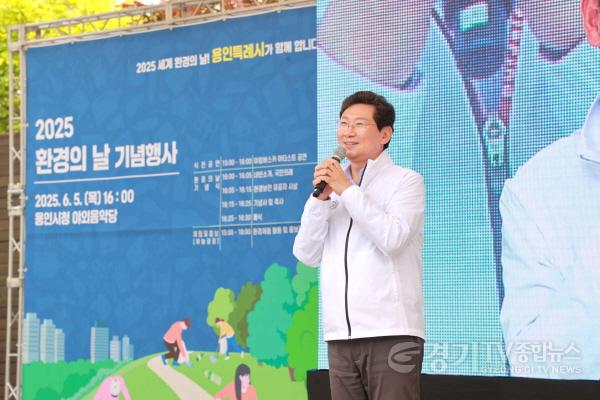 [크기변환]7-1. 5일 시청 야외음악당에서 이상일 시장이 환영사를 하고 있다.JPG