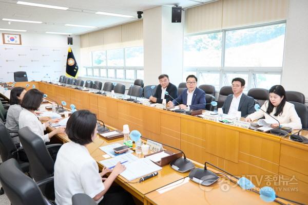[크기변환]20250612 용인특례시의회 의원연구단체 스타트업101Ⅱ, 발대식 및 연구용역 착수보고회 개최(3).jpg