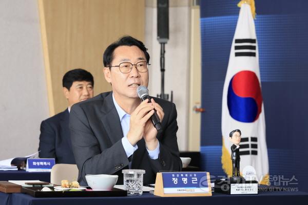 [크기변환]6-3. 대한민국특례시시장협의회 신임 대표회장으로 선출된 정명근 화성특례시장이 12일 대한민국특례시시장협의회 2025년 상반기 정기회의에서 발언하고 있다.jpg