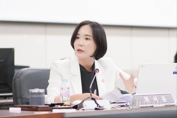 [크기변환]발언중인 최서윤의원.jpg