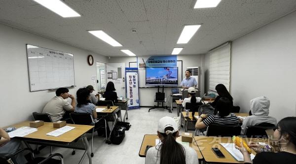 [크기변환]2-1. 안성시 학교 밖 청소년 대상 찾아가는 청소년 노동인권 교실 운영.jpg