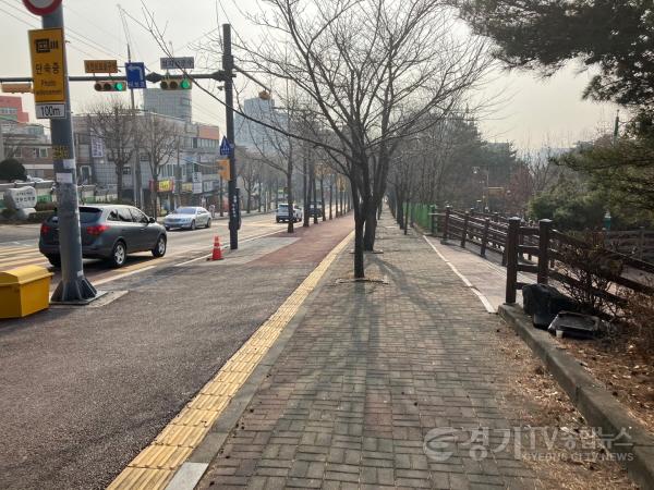 [크기변환]2. 수원시, 광교산로 혼잡 구간 2차로 확장 공사 진행…10월 완공 목표.jpg