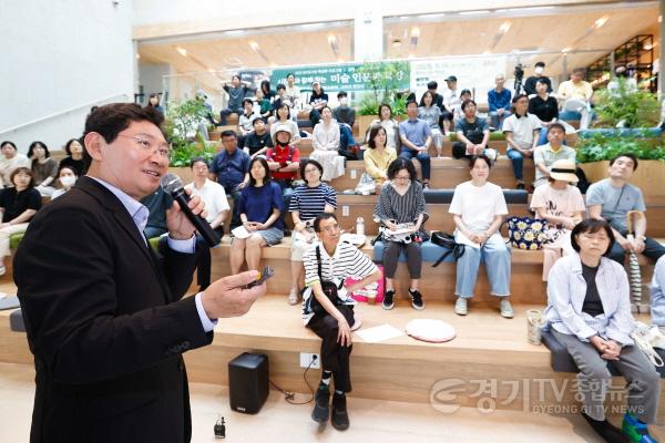 [크기변환]15-4. 이상일 용인특례시장이 14일 동천도서관에서 특강을 진행했다..jpg