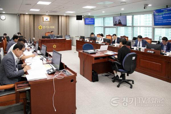 [크기변환]250617 도시환경위원회, 전세사기 예방 및 임차인 권리보호를 위한 법령 개정 촉구 건의안 채택 (1).jpg