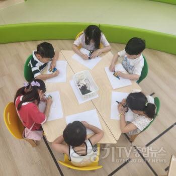 [크기변환]2. 이천시 24시간아이돌봄센터(아이다봄), 맞춤형 체험 프로그램 ‘공룡아! 놀자’ 운영2.jpg