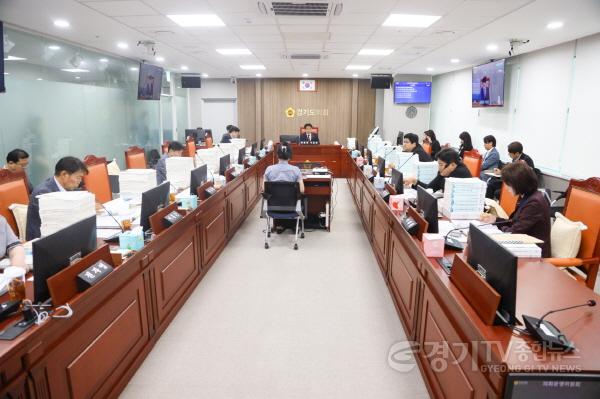 [크기변환]250618 의회운영위원회, 경기도·경기도교육청 추가경정예산안 등 총 24건 안건 심의.jpg