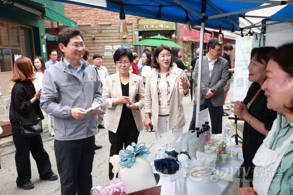 [크기변환]5-2. 이상일 시장은 21일 제1회 BOCA 커피 페스타에 참석해 시민, 상인들과 소통했다.jpg