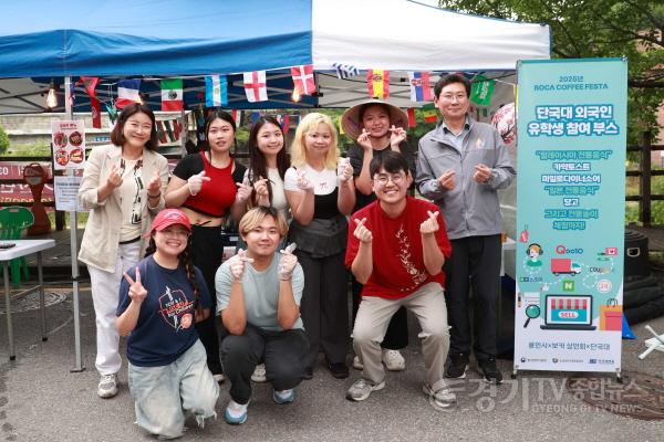 [크기변환]5-4. 이상일 시장은 21일 제1회 BOCA 커피 페스타에 참석해 시민, 상인들과 소통했다.jpg
