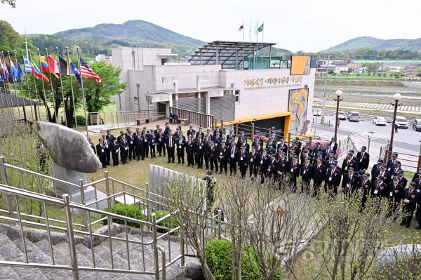 [크기변환]2. 대한민국 무공수훈자회 지평전투기념관 방문.jpg