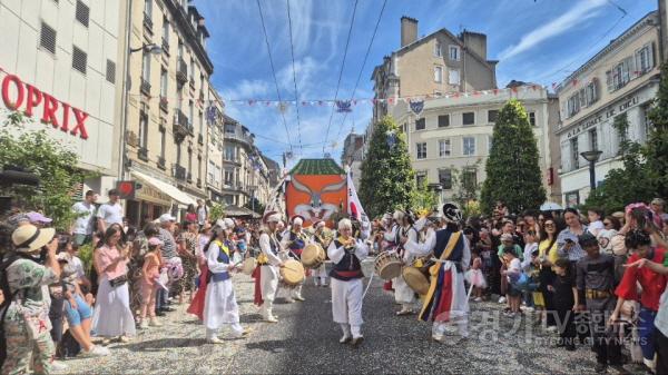 [크기변환]프랑스 리모주시 자매결연 10년…이천통신사 문화외교로 꽃피운다1.jpg