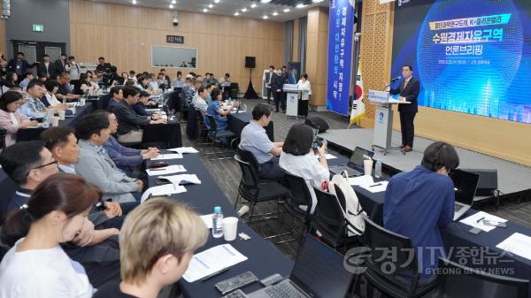[크기변환]사진5)이재준 수원시장, “수원 경제자유구역 지정으로 ‘한국형 실리콘밸리’ 조성하겠다”.jpg