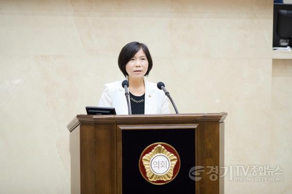 [크기변환]사진1. 신현녀 의원이 27일 열린 제293차 제1회 정례회 제3차 본회의에서 5분 자유발언을 하고 있다. (1).jpg