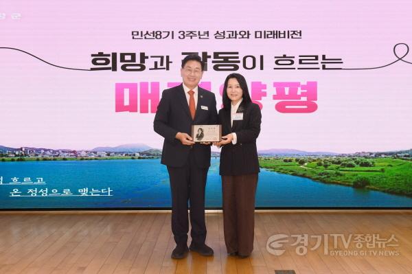 [크기변환]01-1 전정희 작가 홍보대사 위촉.jpg