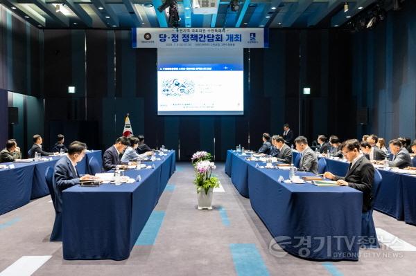 [크기변환]사진2)이재준 수원시장과 수원지역 국회의원, 새정부에 ‘범정부 군공항 이전 TF’ 구성 건의한다 (2).jpg