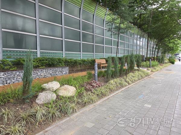 [크기변환]3-1. 명지대 사거리 완충녹지 개선 후 모습.jpg