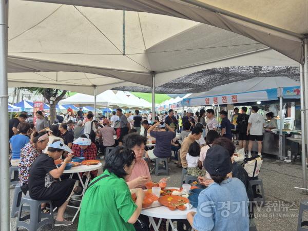 [크기변환]01-1 양평수박축제 다회용기 사용.jpeg