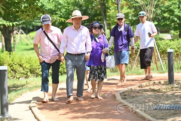 [크기변환](사진2)하남시, 15개소 ‘흙향기 맨발길’ 개장… 걷기 좋은 도시 한 걸음 더.jpg