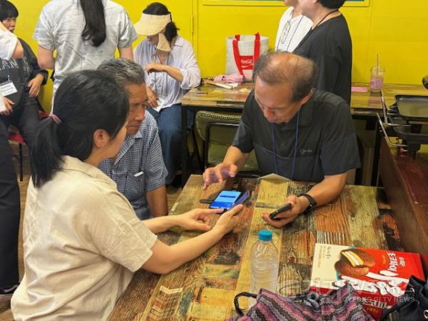 [크기변환]6-2. 용인평생학습관은 상반기 재능나누미 수강생들이 봉사활동을 진행했다.JPG