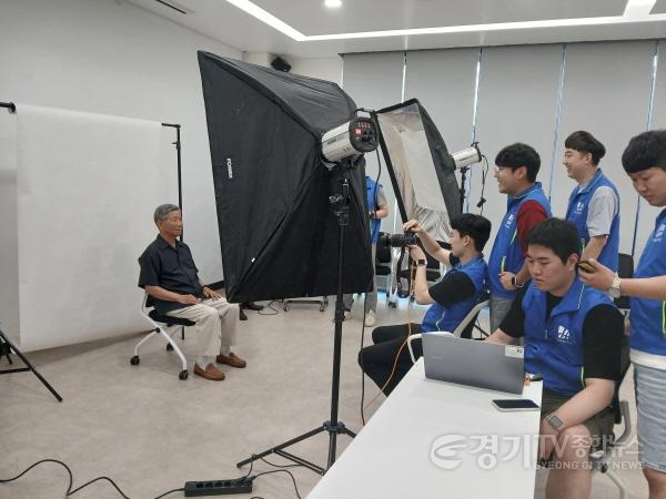 [크기변환]7-1서농동지역사회보장협의체 장수사진 촬영.jpg