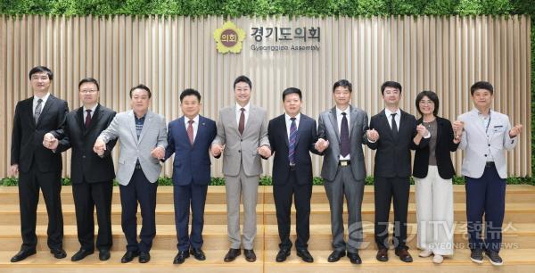 [크기변환]250714 김진경 의장, 중국 장쑤성 인민대표대회 우호대표단 접견...한중 협력 새로운 지평 열 것 (1).jpg