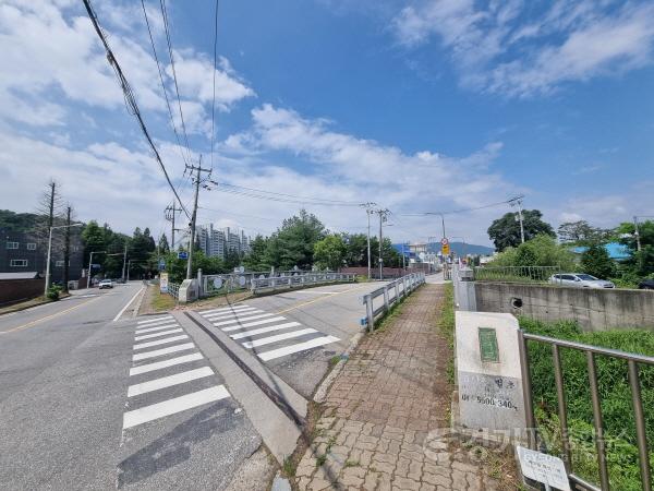 [크기변환]3. 용인특례시는 처인구 포곡읍 금어리 일원의 도시계획도로 중1-50호 금어교의 2차선 도로를 4차선으로 확장하는 공사를 14일 착공했다고 밝혔다.jpg