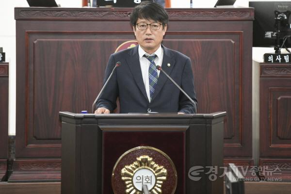 [크기변환]5.유재호의원 5분발언 모습.jpg