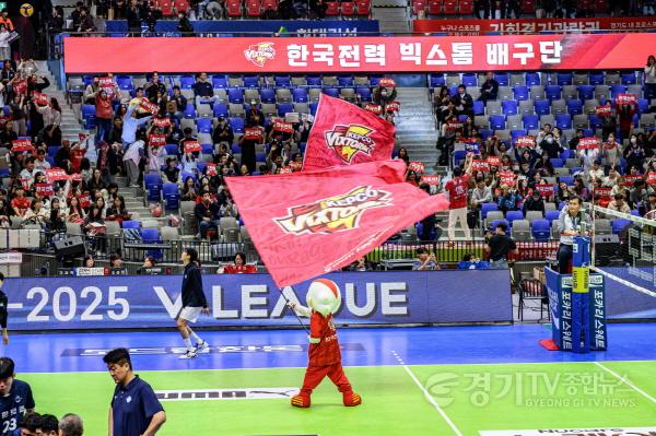 [크기변환]1-7. 수원시-프로구단 ‘팀워크’로 지역상생 ‘득점’.jpg