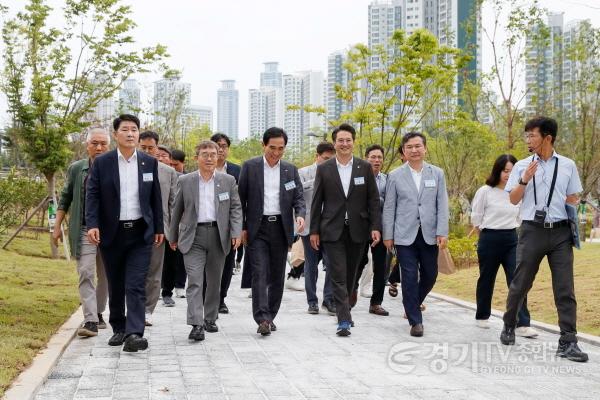 [크기변환]4.패밀리풀 라운딩 모습.jpg