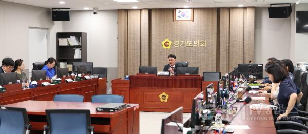 [크기변환]250718 김정호 의원, 연구용역 최종보고회...“고향사랑기부제, 지역 특성 살린 제도 운영 필요” (3).JPG.jpg