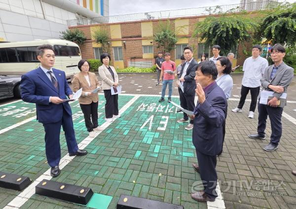 [크기변환]250718 미래과학협력위원회, 학교 내 전기차 충전시설 현장 점검 실시 (1).jpg