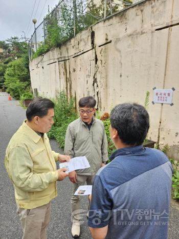 [크기변환]1-1. 이재준 수원시장, 권선구 붕괴 우려 외벽 긴급 점검.jpg