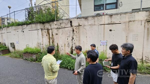 [크기변환]1-2. 이재준 수원시장, 권선구 붕괴 우려 외벽 긴급 점검.jpg