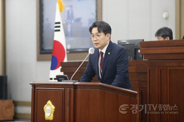 [크기변환]2. 최원용 의원(의회운영위원장 선임).jpg
