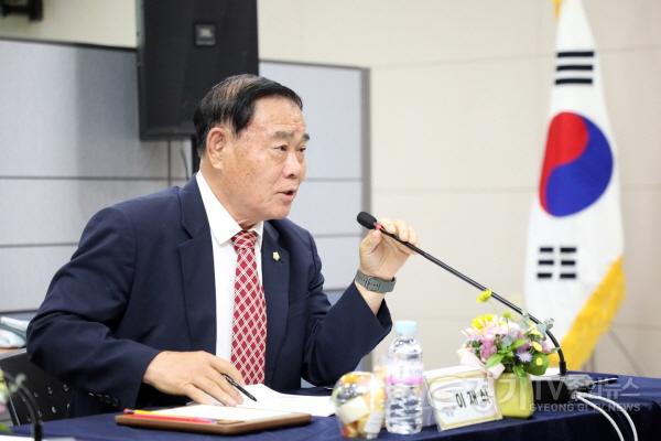 [크기변환]1.수원특례시의회 이재식 의장.jpg