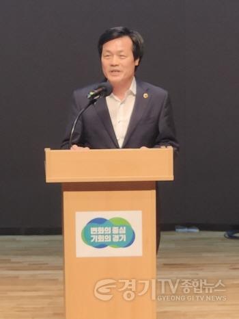 [크기변환]250724 문형근 의원, 경기도 가정밖청소년지원센터 개소식 참석 (2).jpg