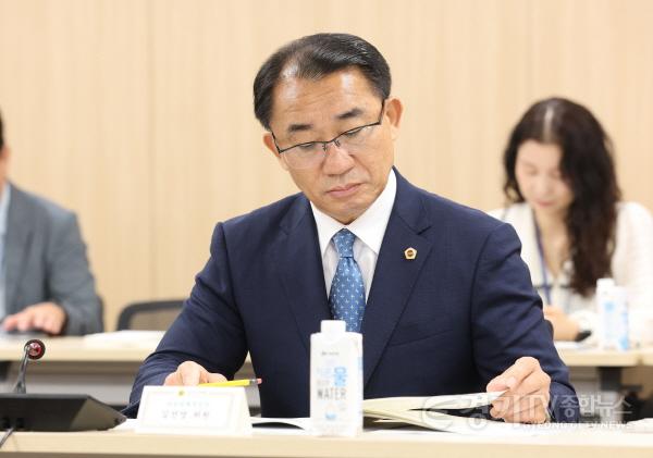 [크기변환]250725 김선영 의원, 의정정책추진단 정담회에서 개발과 규제가 조화를 이루는 정책 추진 당부 (1).JPG.jpg