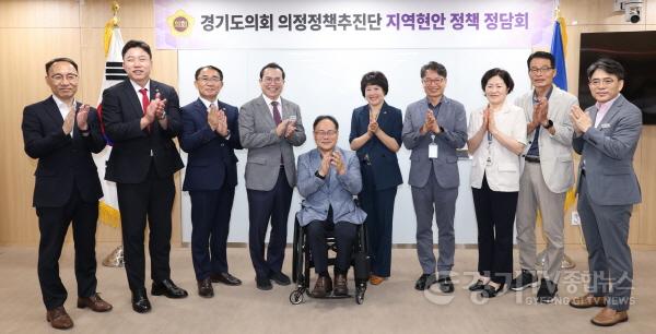 [크기변환]250725 김선영 의원, 의정정책추진단 정담회에서 개발과 규제가 조화를 이루는 정책 추진 당부 (2).JPG.jpg