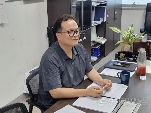 [크기변환]250725 임창휘 의원, 탄소중립산업단지와 모듈러주택 확대 방안 논의 (1).jpg