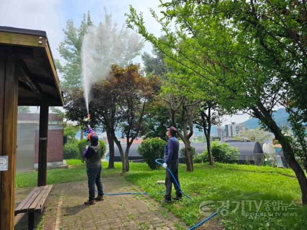 [크기변환]3-1. 해충 방제 작업 모습.jpg