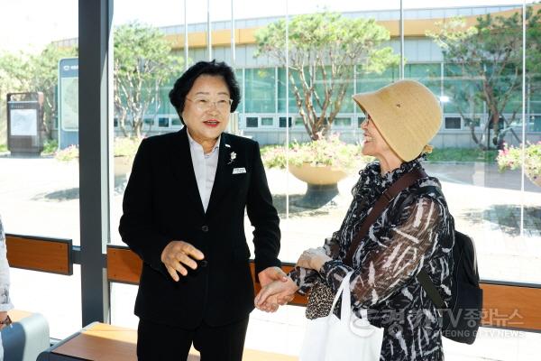 [크기변환]1. 이천시 경강선 이천역 스마트 쉘터 운영 개시 여름철 무더위 해소3.jpg