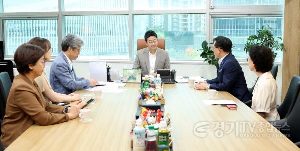 [크기변환]250729 김진경 의장, 경기도형 구강 돌봄 인프라 구축 논의 (2).jpg